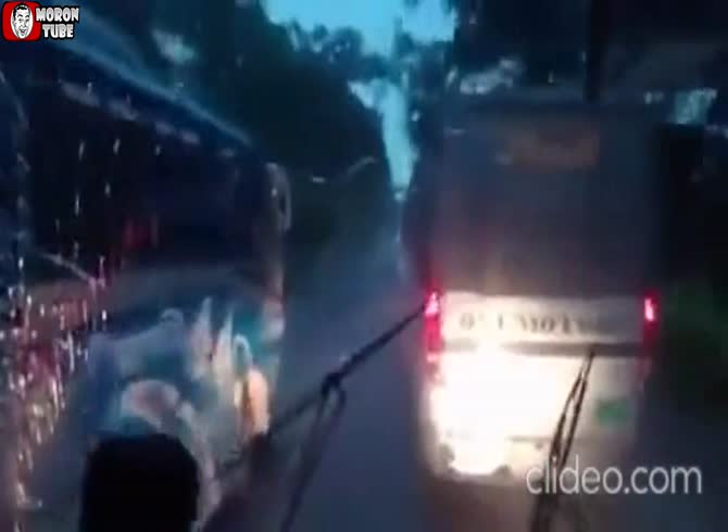 Video :Join me on the bus from hell!